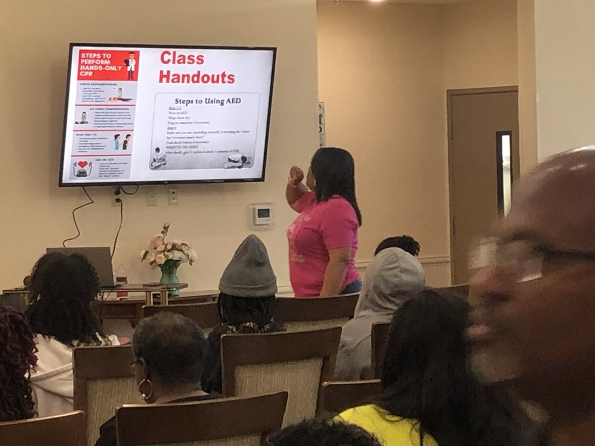 eto_aka's tweet photo. A time was had at our Pink Goes Red Community Health Event! Epsilon Theta Omega had great time promoting Heart Health and Awareness. 

#SoaringWithAKA  #PinkGoesRed #AKAETO #WeAreSouthCentral #AKA1908 https://t.co/Id4kyNgwxu