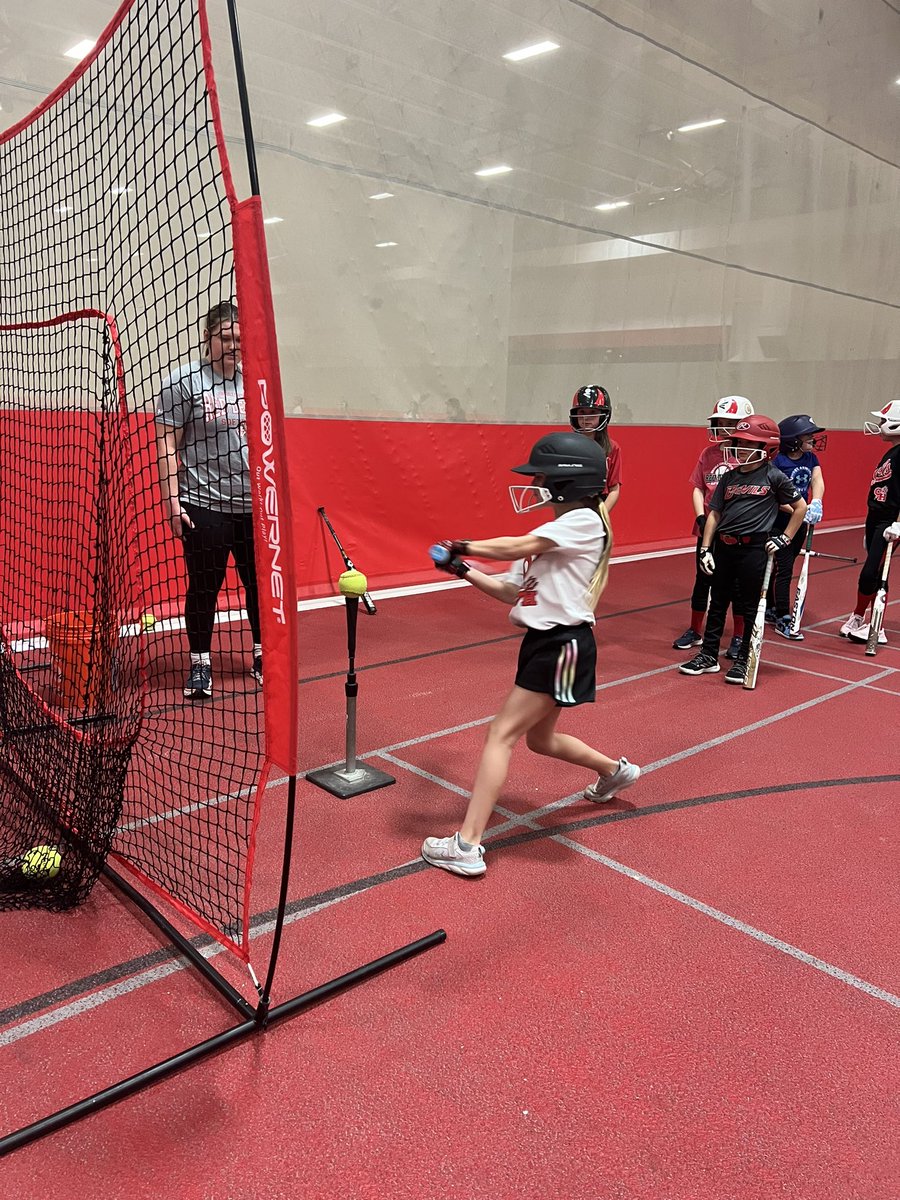 Hinsdale Central Softball (Official) (@hcsoftballrdn) on Twitter photo Thanks to all the girls who came out to our softball clinic today! Our coaches and players had an awesome time working with you. The future of softball looks bright! <a href="/RedDevilsAD/">HCHS Athletic Department</a> <a href="/ThisIsHCHS/">Hinsdale Central HS</a> Thanks to all the girls who came out to our softball clinic today! Our coaches and players had an awesome time working with you. The future of softball looks bright! <a href="/RedDevilsAD/">HCHS Athletic Department</a> <a href="/ThisIsHCHS/">Hinsdale Central HS</a>