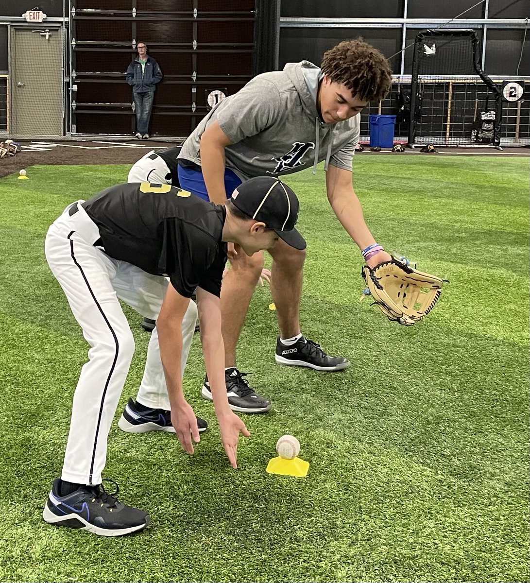 Had a fun time helping out the 12u teams with infield training today at <a href="/ABA_Elite/">Advanced Baseball</a> this afternoon!