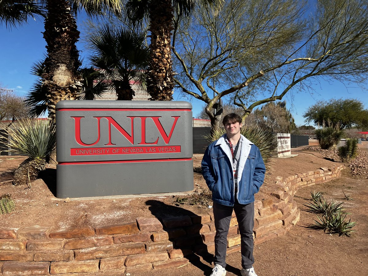 Enjoyed my visit to UNLV today-thank you for inviting me. Great staff. And NFL worthy facilities. Thanks for schooling us @Mike_Scherer38 . @CoachJShibest @bradodom @Coach_Odom @CoachJeffFish @coachofpdc @EarlGill10 @ArgrinderH20