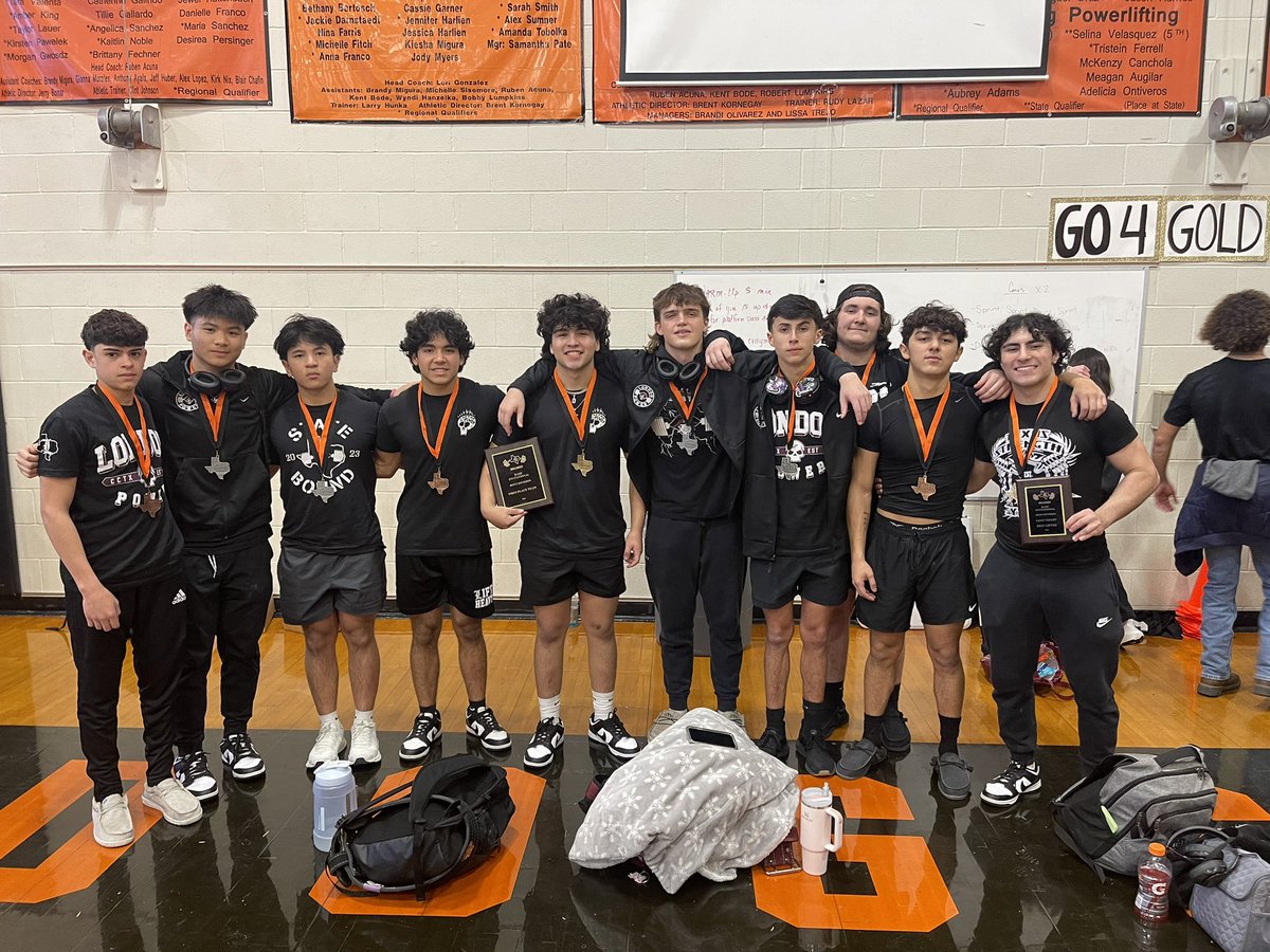CoachTonyRamon's tweet photo. London Boys finished 1st at the Bulldog Bash with 48 points!  Girls take 3rd with 33. #LiftHeavy #CCLondonPower https://t.co/dezfXYpQJy