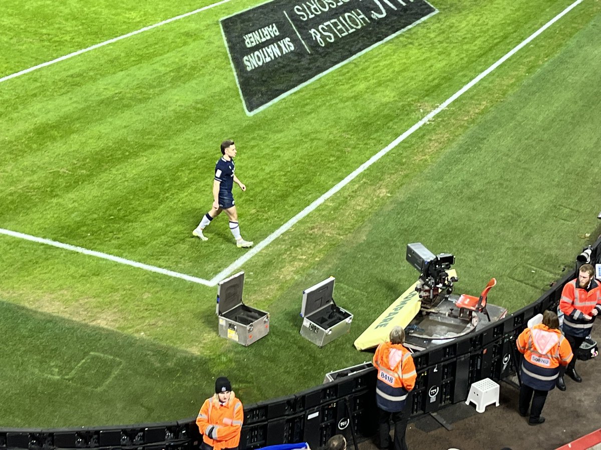 Sandyloch tweet media