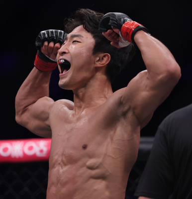 Balboafightpix's tweet image. Jung Young Lee -145 1.5u ✅
Jung Young Lee wins by TKO/KO +250 .5u❌

This kid is a problem. I watched this kid in 2018 in #RoadFC and waited for his debut for a long time. 

Should had went bigger.  

#UFCVegas85