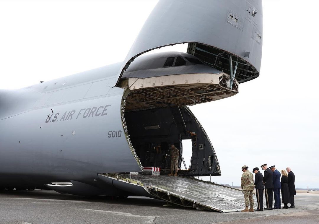 On Feb. 2, alongside @ArmyReserveCSM Lombardo, we honored the return of our fallen @USArmyReserve Soldiers at their dignified transfer of the remains, Dover Air Force Base, DE. In remembrance: Staff Sgt. William Rivers Sgt. Kennedy Sanders Sgt. Breonna Moffett