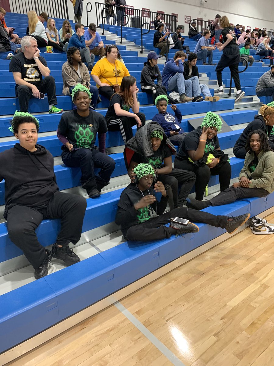 RoboticsDreher's tweet image. Really proud of this crew from @WeAreSanders.  Not only is it their rookie year, but they didn’t get registered until 2 months late in the season.  Finished 19th of 27 as an only middle school team in a field of middle and high school students.  Got better with each match today!