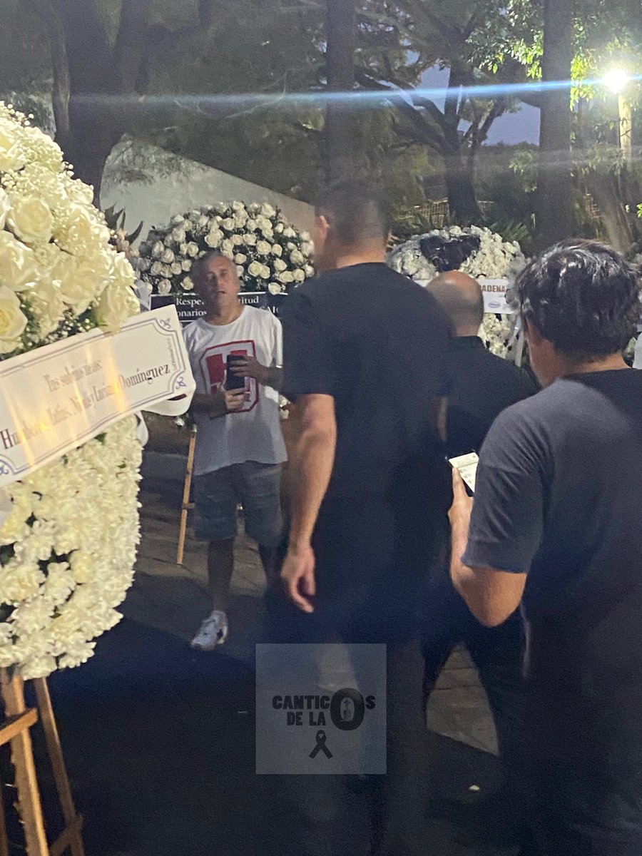 CanticosdelaO's tweet photo. Llegó el presidente de Boca, Juan Román Riquelme a la despida del dirigente más grande de America, Osvaldo Domínguez Dibb.

#ODDEterno ♾️ https://t.co/fbaImOJiRC
