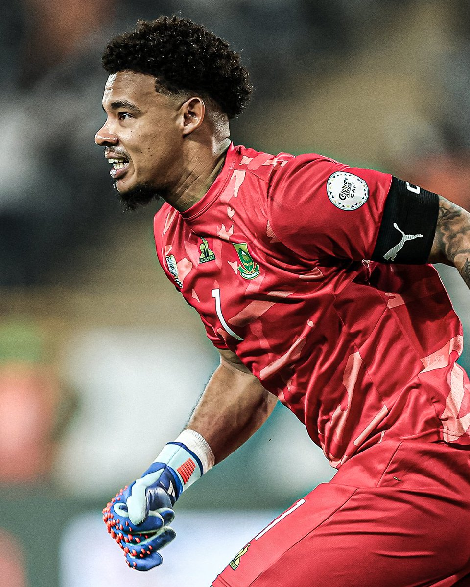 Before today, no goalkeeper had made a single save in a penalty shootout at AFCON 2023. South Africa's Ronwen Williams stopped four of Cape Verde's five spot kicks to help Bafana Bafana advance to the semi-final. Unbelievable 🌟🇿🇦