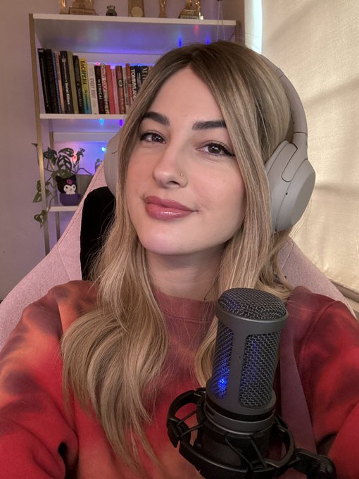 I&rsquo;m streaming on Twitch now! https://t.co/0VZ7zCeh4Z