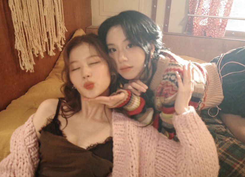 chaeypics's tweet photo. my girls <3 https://t.co/XWos3mZv7s