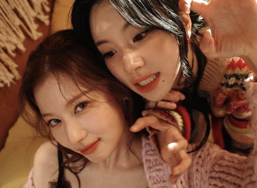 chaeypics's tweet photo. my girls <3 https://t.co/XWos3mZv7s