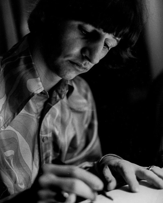 BeatlesArchive2's tweet photo. Ringo Starr 1966  
📷 Robert Whitaker 
The #Beatles https://t.co/bxh1vWWim1