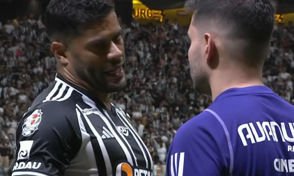 Liverzeiro1921's tweet photo. O CARA TA CHORANDO PRO MEDICO DO CRUZEIRO KKKKKKKKKKKKKKKKKKKK https://t.co/oiAqrDRR9l