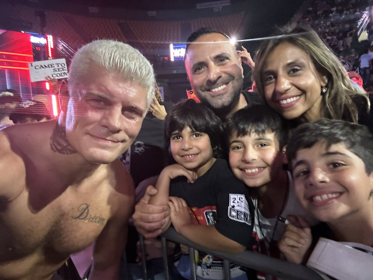 #WeWantCody - the dude has earned it. <a href="/WWE/">WWE</a> has been at its most profitable with him as the top babyface, so it makes sense from a business standpoint. #CodyMania #FinishTheStory #TheRock