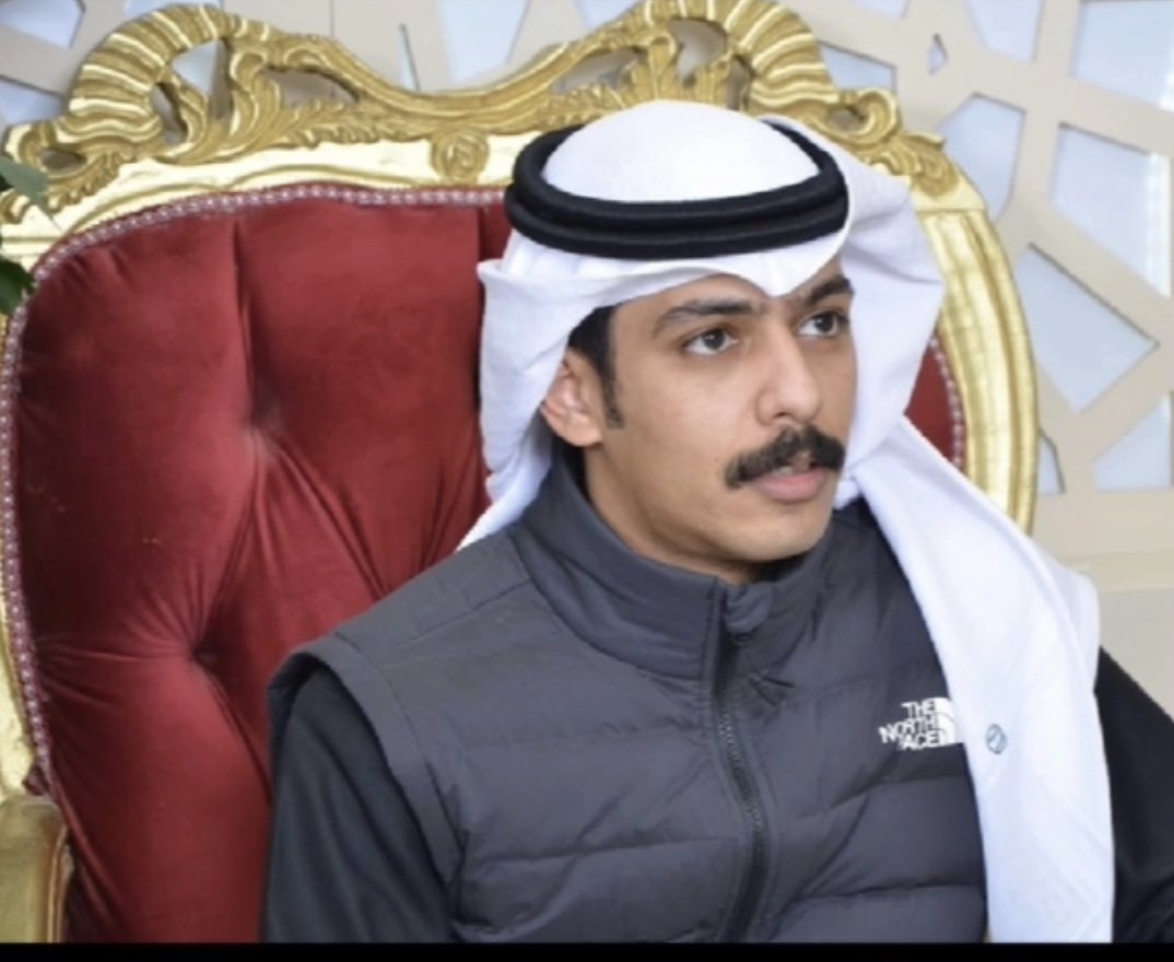 مالي و مال الاش بـ الخوه بملي وشعره
انا خويي لا وقف في موقفه سد اللزوم

( أكافح الدنيا و انا  ) .. محمد بعزم ومفخره
واسعى بدرب الطيب لو اني معاد اقدر واقوم