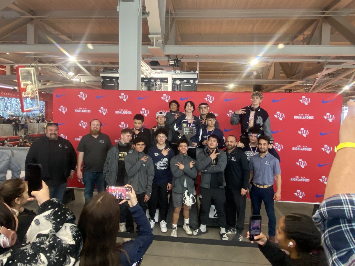 ⁦@DVHS_Wrestling⁩ came. ⁦@DVHS_Wrestling⁩ Conquered!! District Champions!! ⁦@YISDAthletics1⁩ ⁦@DVHSYISD⁩ ⁦@ContrerasDVOFOD⁩ ⁦@cmlopez1⁩ ⁦@R_Benavides2⁩ ⁦@aramirez_DVHS⁩ ⁦@Msegovia134⁩ #OFOD