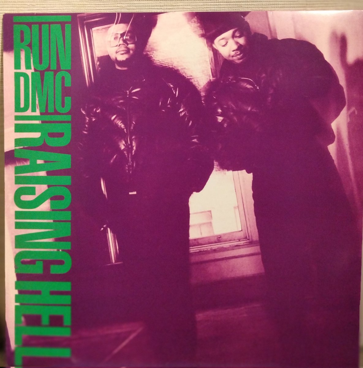 AnderGoodLounge's tweet image. I wanted to listen to it after seeing a post from a follower (@mfynxVjogH4Tee9).💯
#RunDMC #RaisingHell #PeterPiper #hiphop