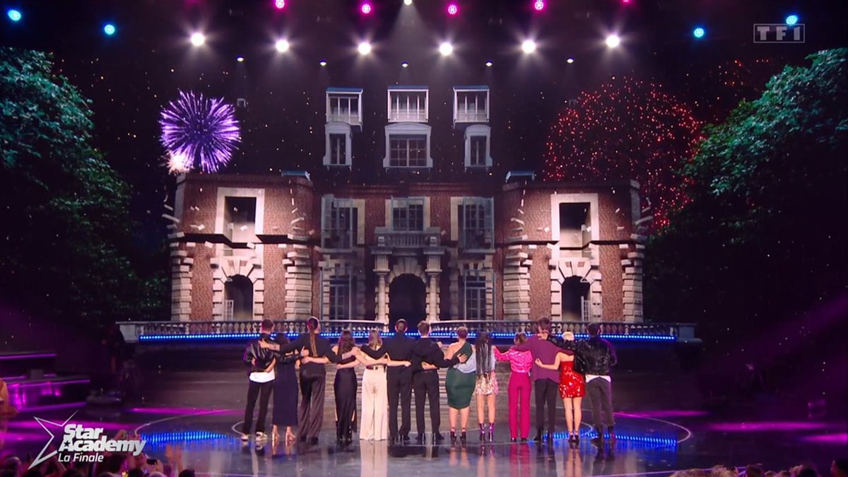 lwthsnflwr's tweet photo. merci la promo 2023 on vous aime ❤️‍🩹 #StarAcademy #StarAcademyleLive https://t.co/wGWmLYjsn4