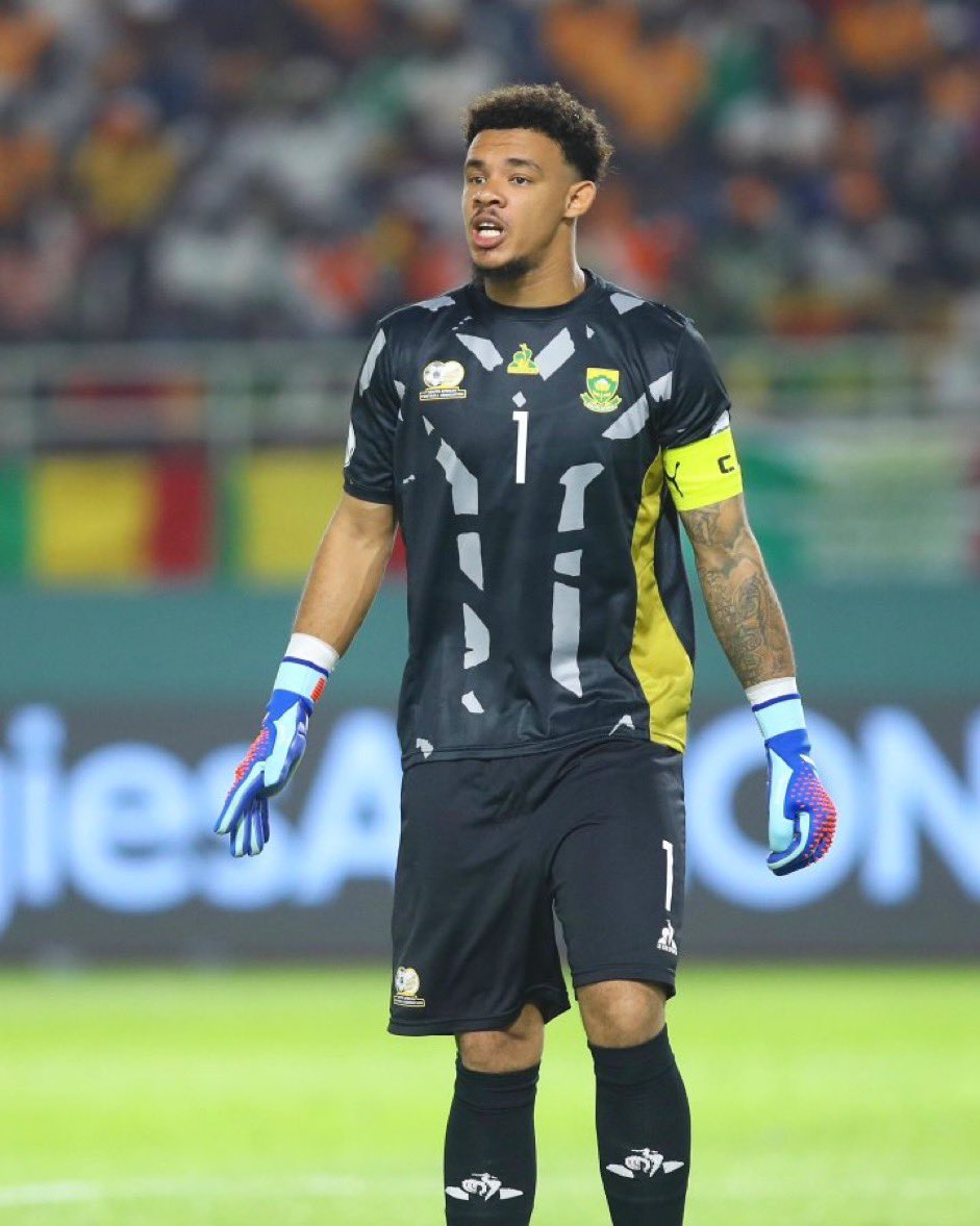 fkay_sa's tweet photo. Ronwen Williams goalkeeper of the tournament, ngaphandle kwakho ngabe asikho la 🤞🏽. Well done Bafana Bafana 🇿🇦🇿🇦🇿🇦🇿🇦 https://t.co/8qj0uhLztK