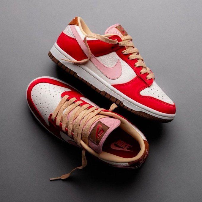 KicksFinder's tweet photo. Ad: ICYMI, the W Nike Dunk Low Premium "Bacon" restocked today via Nike US

>> https://t.co/GfjhcR7GdL https://t.co/7iH2vN9aht
