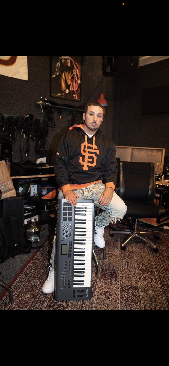 Evaclear (@evaclearmusic) on Twitter photo Tomorrow I will be at <a href="/moegreenssf/">Moegreenssf</a> doing a live beat set and also play a few tracks off my new instrumental album Pure Elegance with <a href="/rockayye/">Rocky G</a> along with other guests brought to you by <a href="/zerodatastudios/">Zero Data Studios</a> Show starts at 6pm slide through. link in <a href="/thearchivist415/">The Archivist</a> bio. Tomorrow I will be at <a href="/moegreenssf/">Moegreenssf</a> doing a live beat set and also play a few tracks off my new instrumental album Pure Elegance with <a href="/rockayye/">Rocky G</a> along with other guests brought to you by <a href="/zerodatastudios/">Zero Data Studios</a> Show starts at 6pm slide through. link in <a href="/thearchivist415/">The Archivist</a> bio.
