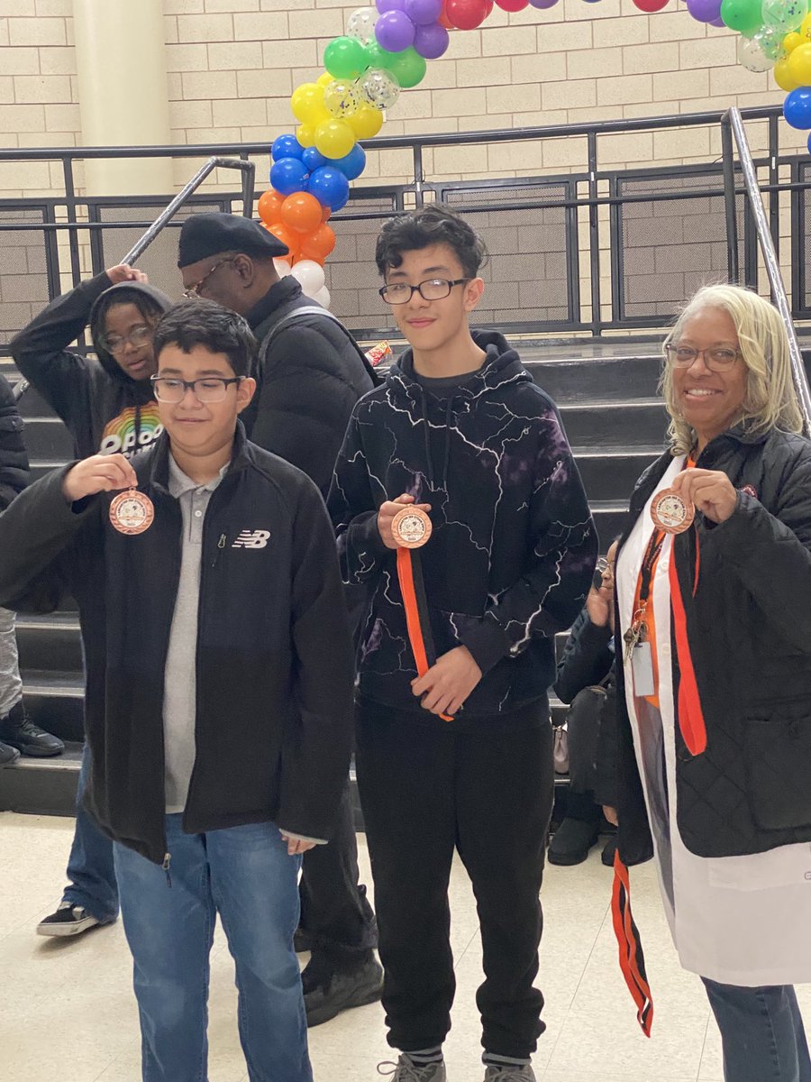 MRawlinsScience's tweet photo. Our STEAM Expo was 🔥 the projects submitted by the students in K-12 were amazing!! I can’t wait until next year!!! Super proud of our students who presented their projects placing 2nd (8th grade) &amp; 3rd (7th grade) in grades 7-12 category! @LancasterISD @LISDMiddle https://t.co/AdLJEfRmcy