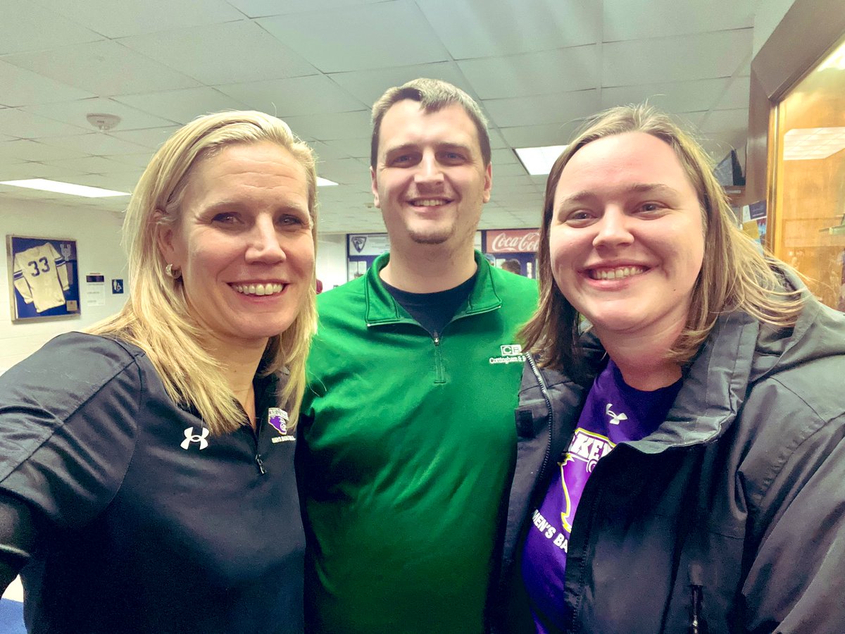 CoachK_40's tweet photo. I love seeing our former players, and love even more they show up and cheer for our current ladies! 💛💜 #FullCircle https://t.co/JuUelbCGGk