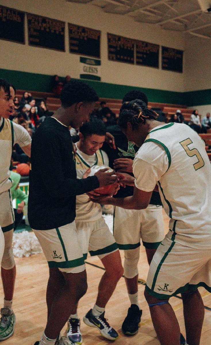 JFK_Hoops's tweet photo. Congratulations to JFK ‘24 PG Anthony Pineda for scoring his 1,000th career point vs Wheaton last night!  This is an incredible achievement, by an incredible young man.  Congrats!! #JFK🔰@AntPinedaa https://t.co/ZshF8gsdHX