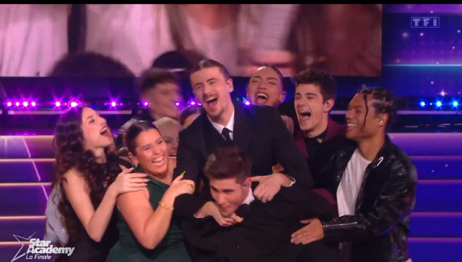 Elodiaaaa_'s tweet photo. Comment résumer cette saison en une image 🥺 #Staracademy #StarAcademyleLive https://t.co/yMVBJumJvr