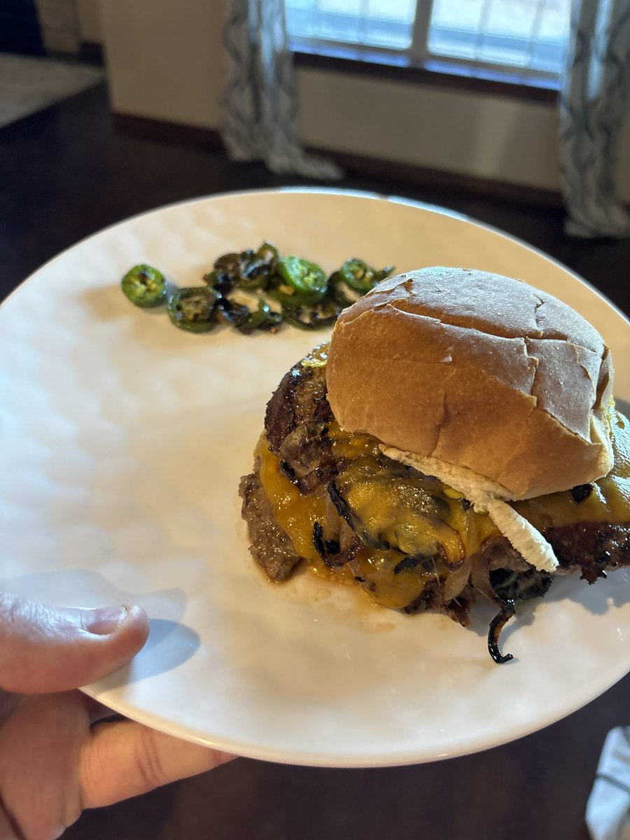 RepMoore57's tweet photo. Only thing better than a smash burger is a wagyu smash burger 🥰🤌🏻 (grilled onions and jalepenos for the bonus win!)
#OKbeef #OKwagyu https://t.co/eLrFYpj0iZ