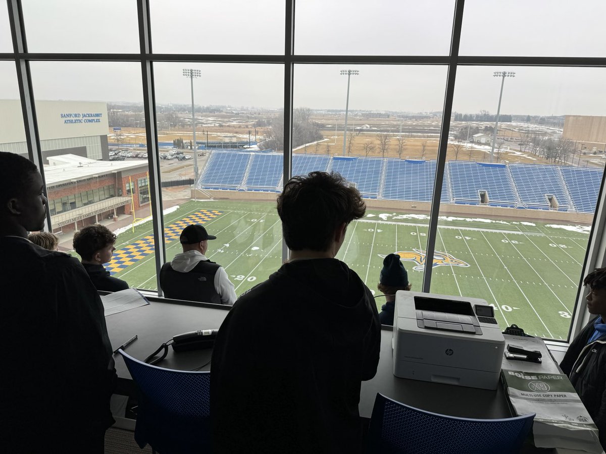 j_boonstra06's tweet photo. Had an amazing time at SDSU junior day! Thank you for the opportunity ⁦@dfreund7⁩! ⁦@GoJacksFB⁩ https://t.co/XJyLNfv12m