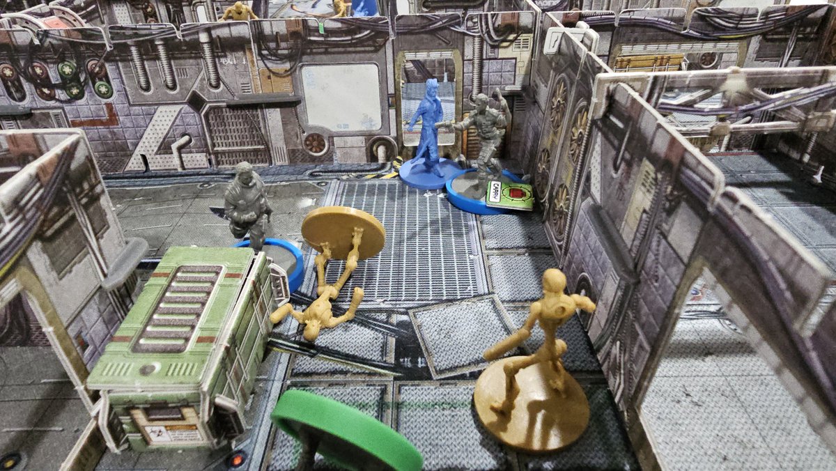 HistConflicts's tweet image. #CoreSpace today. I made it out with the data just as things were getting hairy
#BattleSystems #BGGPlay @BattleSystemTWS #boardgames #boardgame