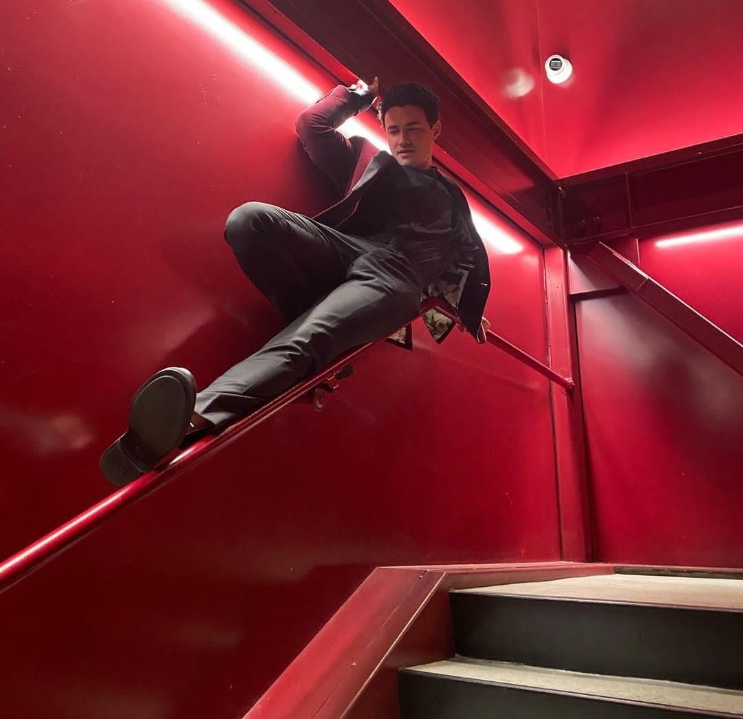 ᅠ
ᅠ
             𝗶𝗻𝘀𝘁𝗮𝗴𝗿𝗮𝗺 post
             @ wizzard.jokers

              #fiestacucarachahot 
(Mis hermanas me obligaron 😁🤏🏻)
                          
ᅠ
ᅠ