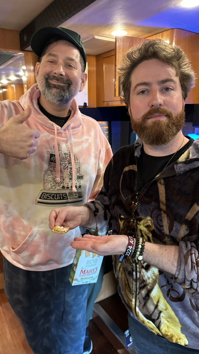 lespecial luke tweet media