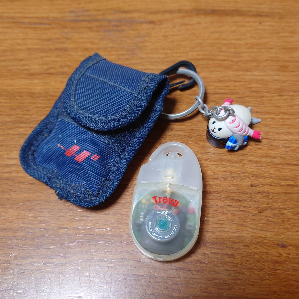 hanafux's tweet photo. 日本のカメラ付き携帯電話の先駆者
#DDIPocket #treva #PHSのカメラ #H''
@fetuin 懐かしい物発見しました! https://t.co/V30cw5fTg9