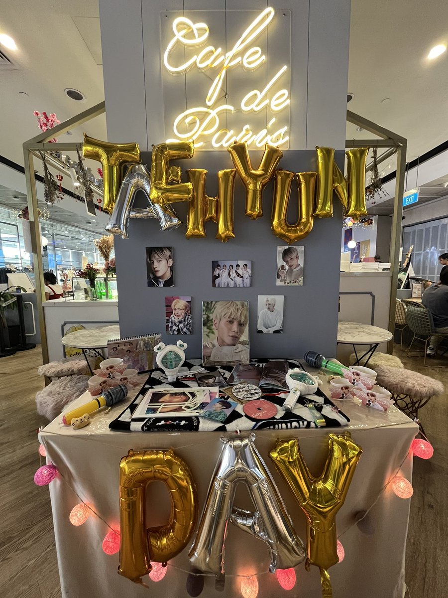 JeonCheYeon89's tweet photo. MOA PLS JOIN US OUR TAEHYUN CAFE EVENT @ Cafe de Paris Somerset 🐿️🇸🇬

#TXT #TAEHYUN #OurGoldenVoiceTaehyun @TXT_members https://t.co/RPXLxxdpO6