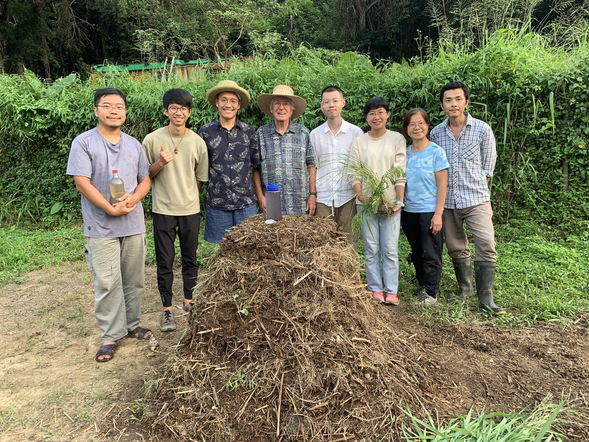 BrightBirdBio's tweet image. 100年

今個星期在瑞士哥德館就會開始每年一次的農業大會 (Agriculture Conference) ，而今年比較特別，因為是 biodynamic 的100週年。一切的開始就是Rudolf Steiner 在1924年在 Koberwitz 做了八堂有關農業的演講 (GA327) 。

brightbirdbio.com/?p=3383
