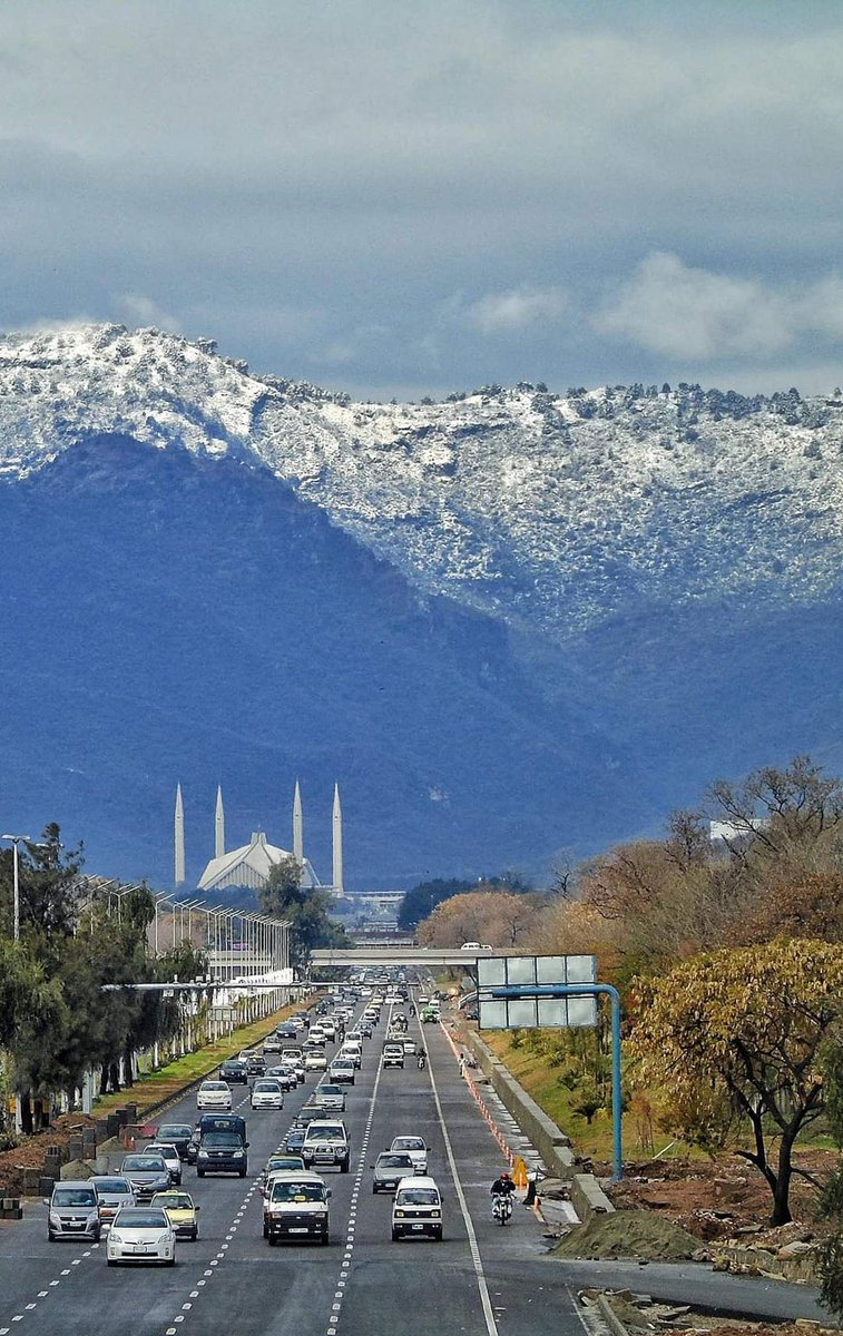 Islamabadies's tweet photo. #Islamabad The Beautiful  ♥ 🇵🇰 https://t.co/ykyeze5Y23