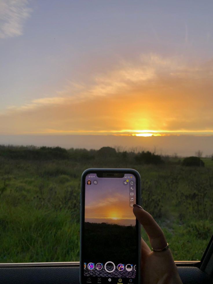 koi_takleef's tweet photo. me, when i see sunset everytime. https://t.co/4wv5bLLwrp