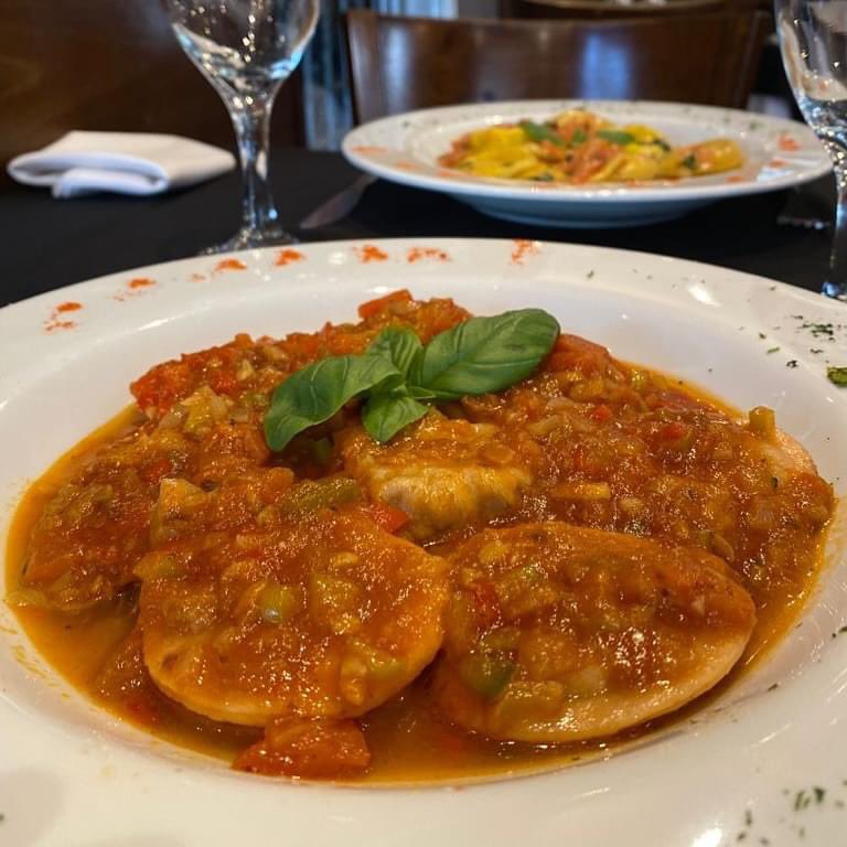 LaCasonaDFlores's tweet photo. Domingo de Sorrentinos de Bondiola Braseada 😋👌
Disfrutá el Show De Pastas de La Casona de Flores
Av.Avellaneda 1899
Salones Climatizados
Reservas 📞4632-1060
WhatsApp 11-5667-4097
#lacasonadeflores #pastas #pastascaseras #resto #trattoria #sorrentinos #bondiola #vacaciones https://t.co/c7A2szvmMh