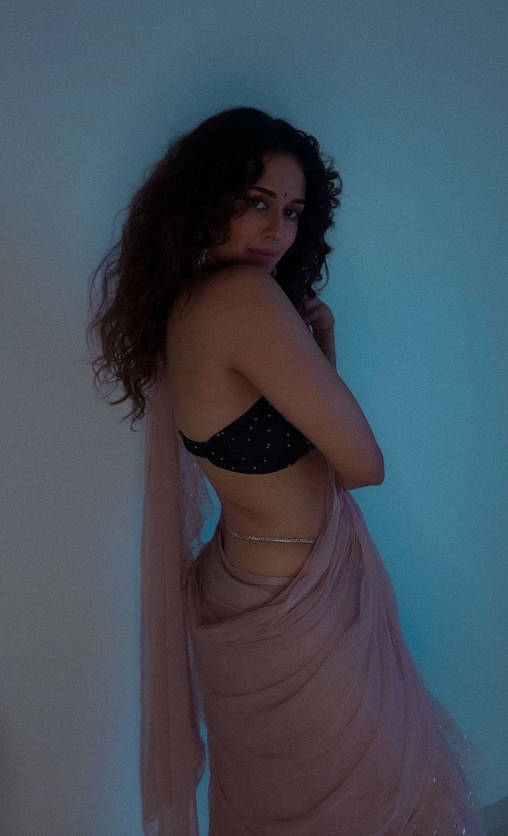 GFd26afWYAAEhhk?format=jpg&name=medium