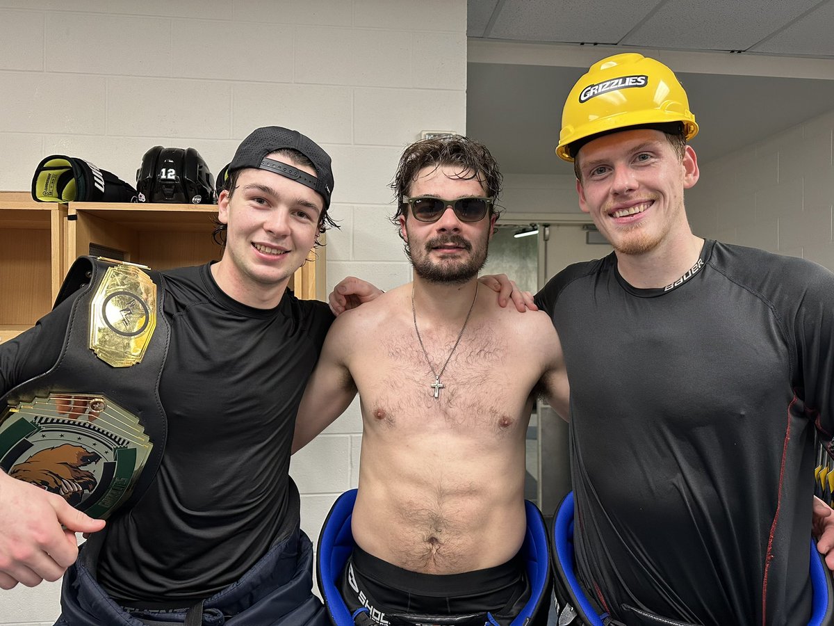 UtahGrizzlies's tweet photo. OT HEROES 😤💪🔥

#OnTheHunt🐻🏒 https://t.co/ECUeOdUIkZ