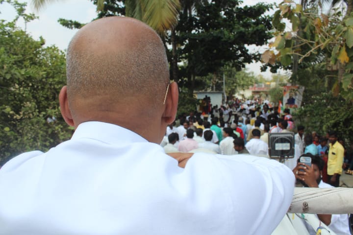 S_PrakashPatil's tweet photo. ಸೇಡಂ ತಾಲೂಕಿನ ಬಿಜನಳ್ಳಿ ಗ್ರಾಮದಲ್ಲಿ ಆಯೋಜಿಸಿದ ಅಭಿನಂದನಾ ಸಮಾರಂಭದಲ್ಲಿ ಭಾಗವಹಿಸಿದೆ.

12 ನೇ ಶತಮಾನದ ಶರಣ ಹರಳಯ್ಯ ದಂಪತಿಗಳ ಐತಿಹಾಸಿಕ ಹಿನ್ನೆಲೆಯುಳ್ಳ ಗ್ರಾಮವಾದ ಬಿಜನಳ್ಳಿಯ ಕಾಂಗ್ರೆಸ್ ಕಾರ್ಯಕರ್ತರು, ಅಭಿಮಾನಿಗಳು ತೋರಿದ ಪ್ರೀತಿ ಅಭಿಮಾನಕ್ಕೆ ನಾನು ಸದಾ ಚಿರಋಣಿಯಾಗಿರುತ್ತೇನೆ.

ಈ ಸಮಾರಂಭದಲ್ಲಿ ಗ್ರಾಮಸ್ಥರು, ಕಾಂಗ್ರೆಸ್ ಪಕ್ಷದ ಮುಖಂಡರು, ಕಾರ್ಯಕರ್ತರು, ಅಭಿಮಾನಿಗಳು ಸೇರಿದಂತೆ ಹಲವರು ಉಪಸ್ಥಿತರಿದ್ದರು.

#SharanPrakashPatil #Sedam