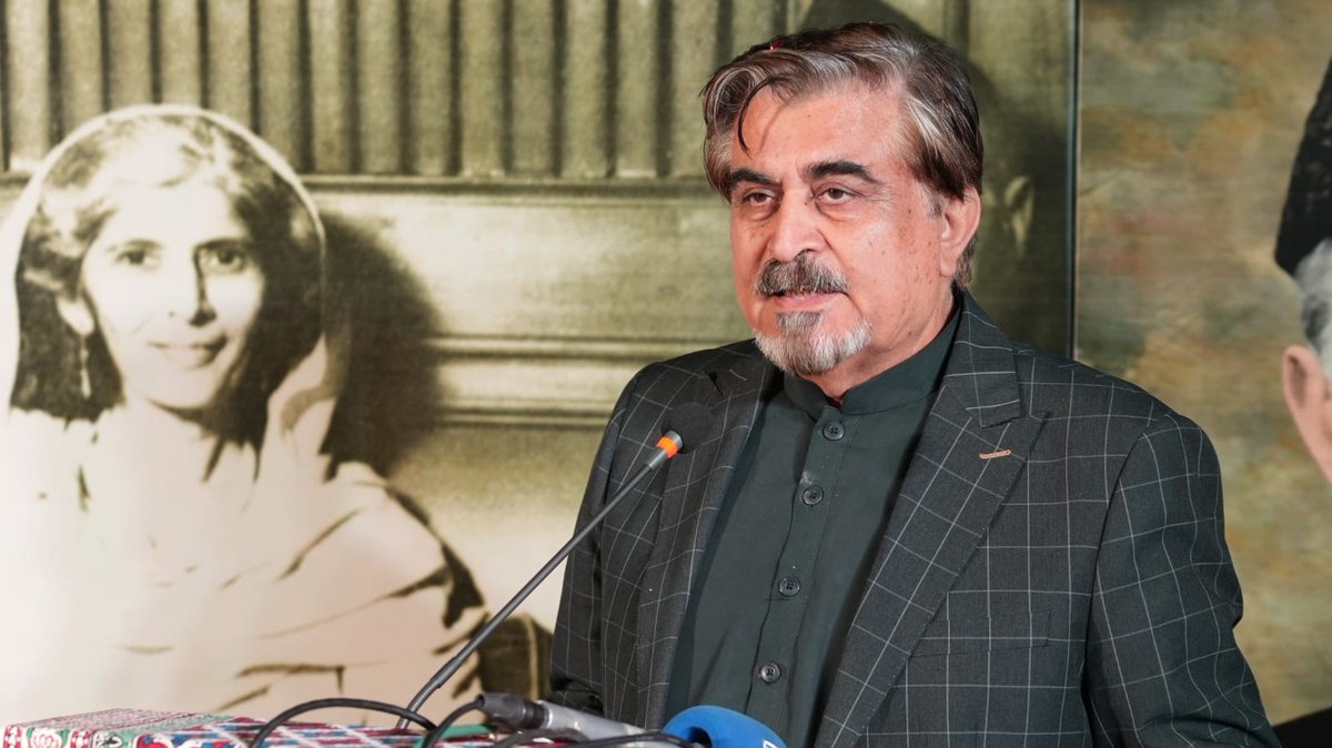 artaidhunerkada's tweet photo. 18 Dec 23:
Caretaker Federal Minister for National Heritage and Culture Jamal Shah inaugurated ten-day long exhibition of photographs and books on Quaid-i-Azam Muhammad Ali Jinnah here at Heritage Museum, Lok Virsa. #JamalShah #Hunerkada #ArtAid #IAGF9 https://t.co/zJhJK3aLsH