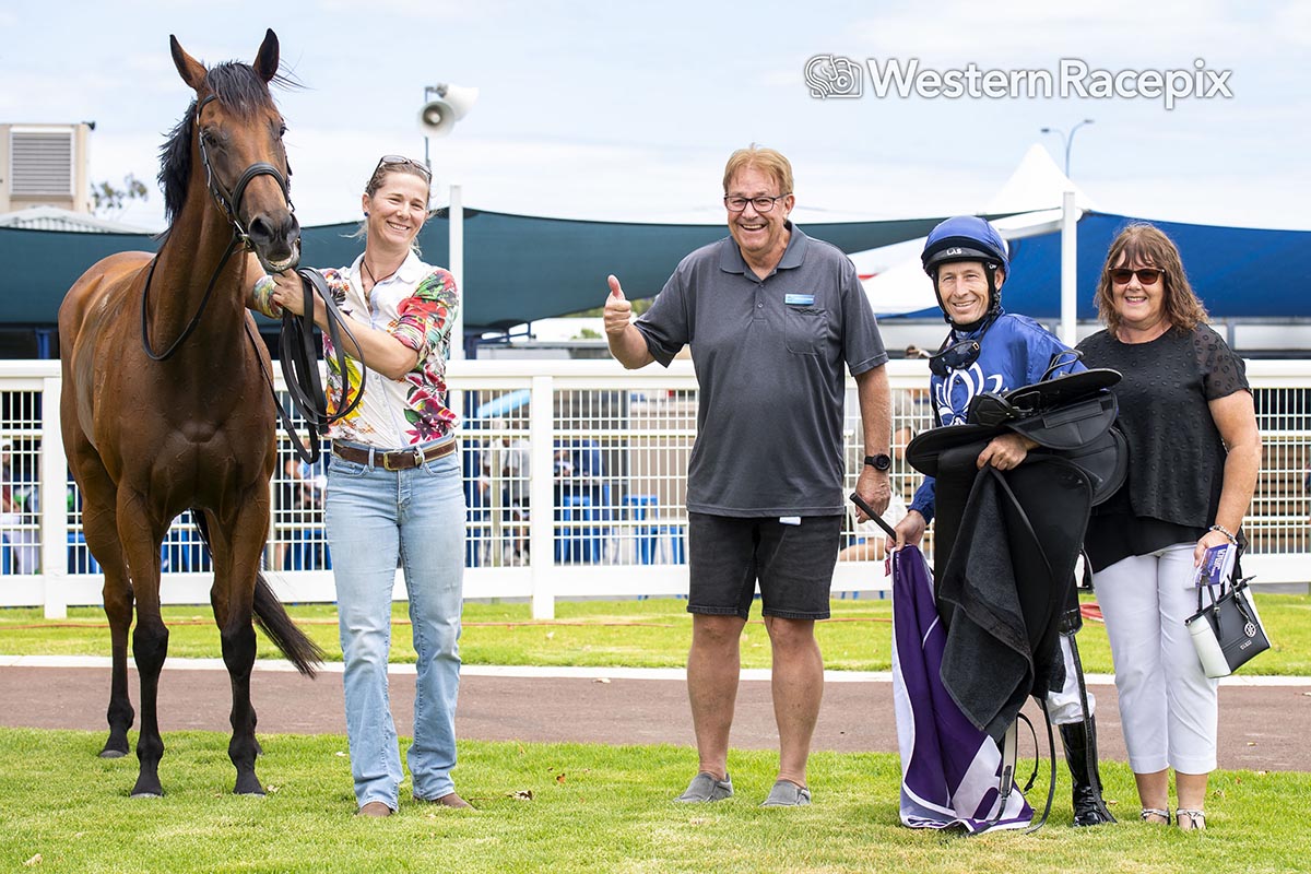 Western Racepix tweet media