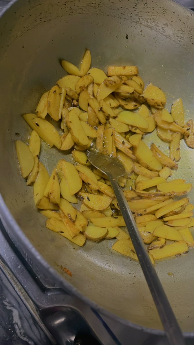 priyallpoodar's tweet photo. My fav aloo bhaji #cookingislove ❤️ https://t.co/MGuJUwCSgy