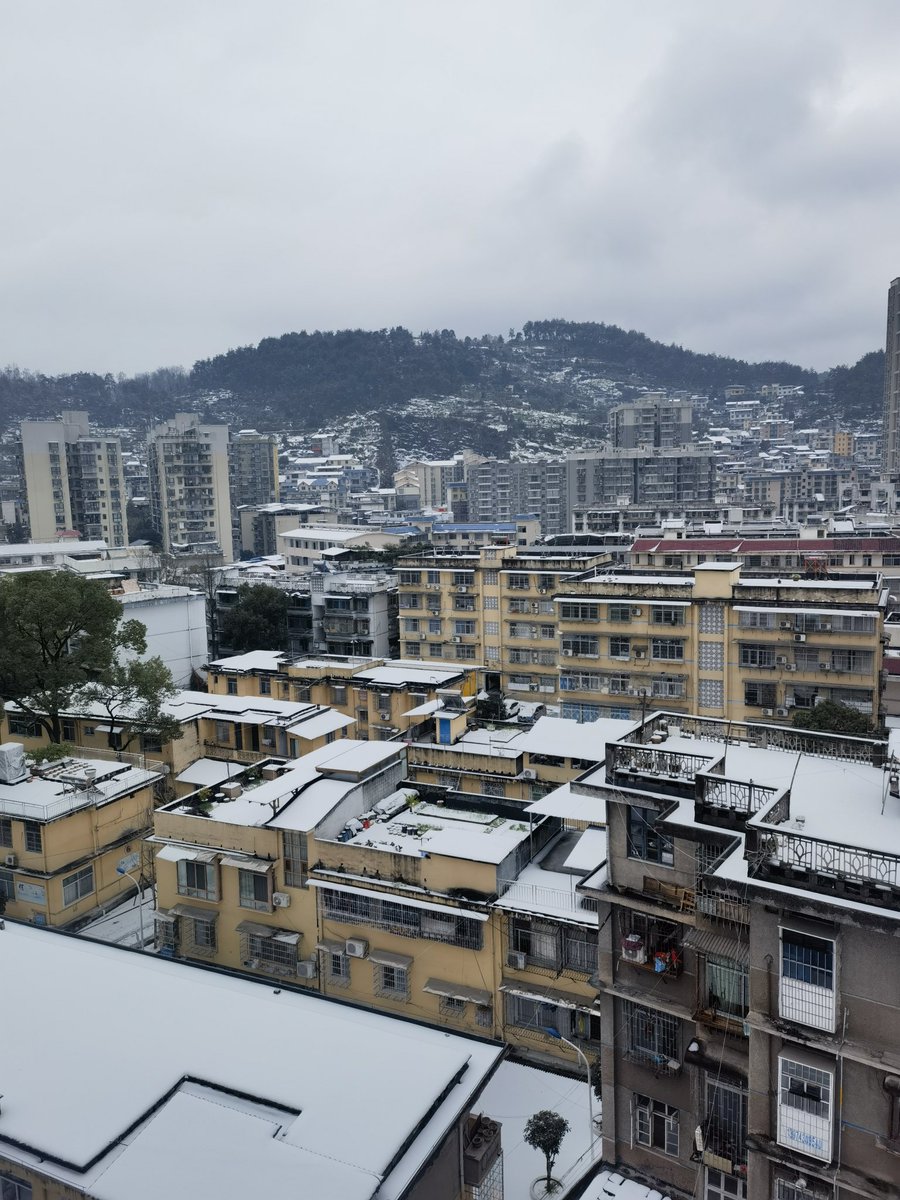 noname7813's tweet photo. 大雪过后！＃吉首 https://t.co/gAcIWejsaw