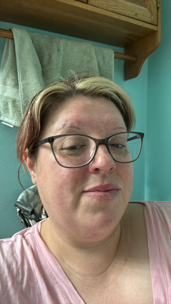 Texasgal84's tweet photo. @ReelzChannel My #OPLMUG, makeup less by the way #OPLIVE #REELZ #GIVEWAY https://t.co/czsJLNtRK3