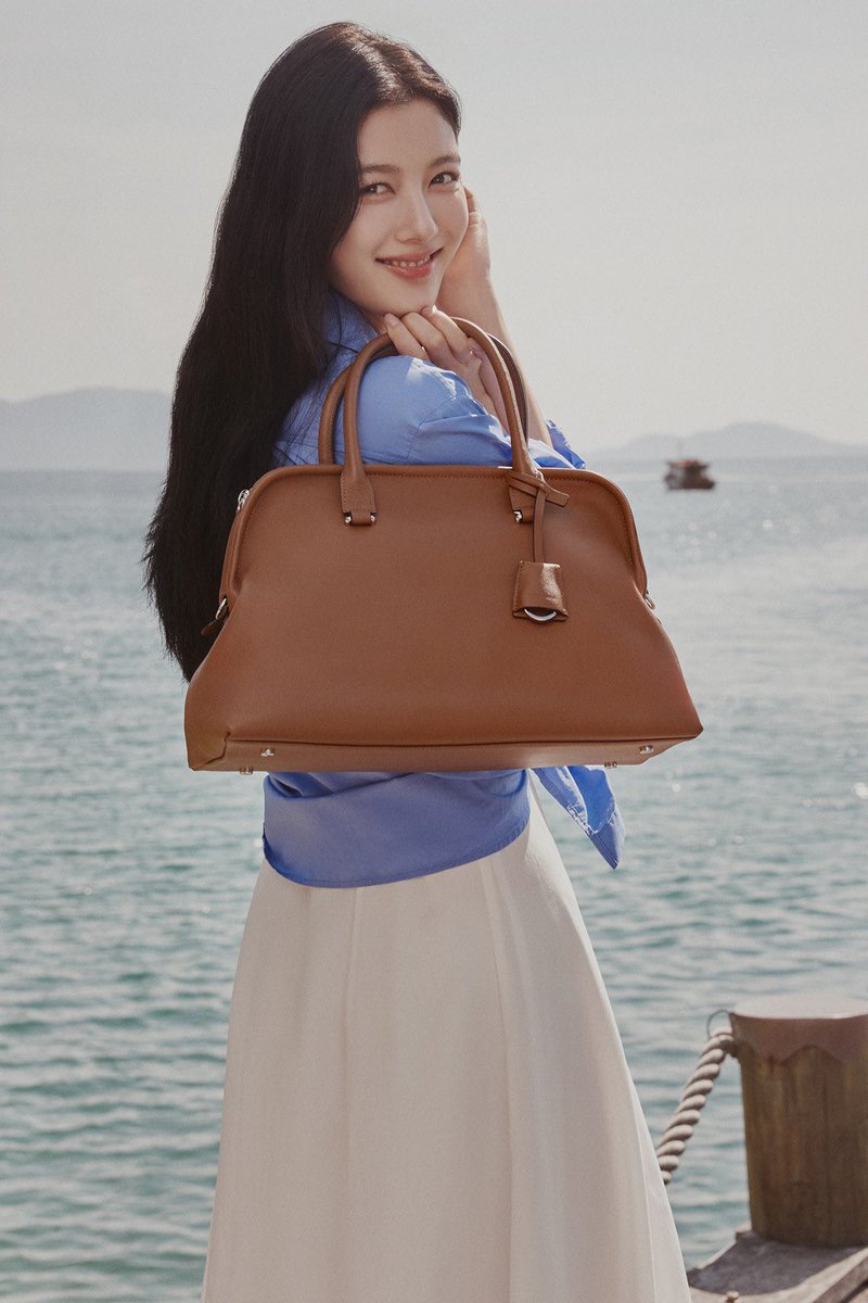 cuzurxve's tweet photo. 2024 COURONNE with #김유정 https://t.co/mWnta7WiqF