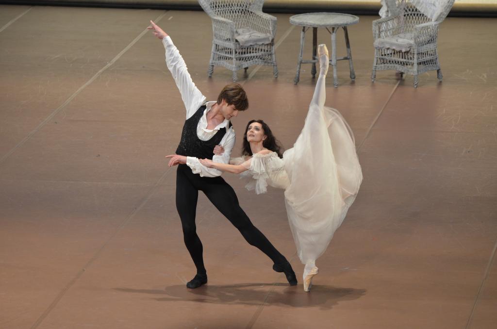 interviewenlair's tweet photo. "Work hard, but keep pleasure in what you are doing….Ballet is wonderful. It will never die." -MariaEichwald #Workhard #Interviewenlair https://t.co/RPXQGarcT8