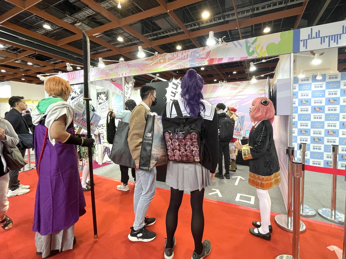 VirtualRemixJP's tweet photo. 🌎Virtual Remix Japan × #台北國際動漫節🇹🇼
ブース現地速報📣
本日もブース盛り上がっております✨
ぜひVirtual Remix Japanブースにお立ち寄りください👀
撮った写真はVirtual Remix Japan
「#バーチャルコスプレワールド」に投稿してね!!
#VRJ https://t.co/zTfPYahWPt